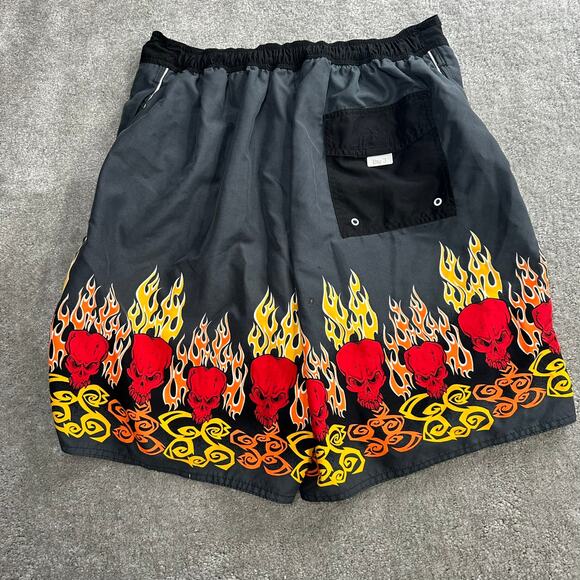 Y2K Skull and Flame Baggy Black Shorts Size Large Board Shorts Skater jnco style - Picture 5 of 8